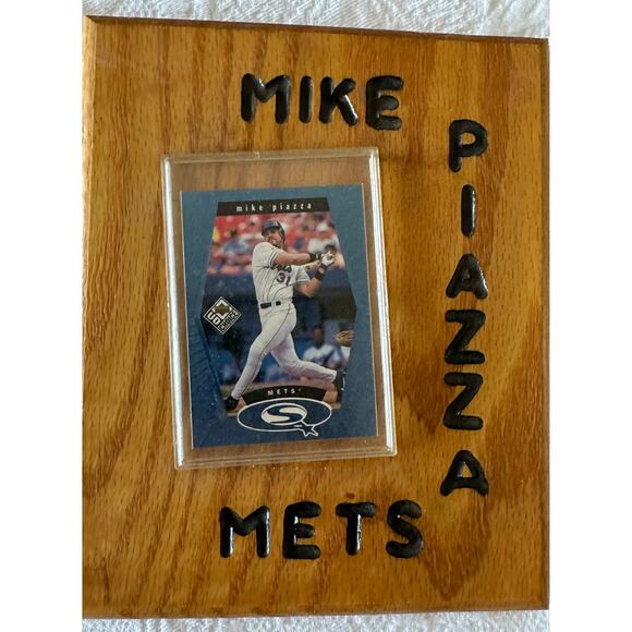 Mike Piazza handmade Wooden Plaque with Upper Deck Trading Card - Picture 1 of 3